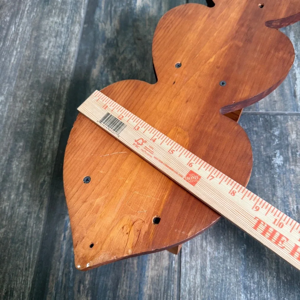 Vintage Heart‎ Wood Wall Trinket Shelf 20